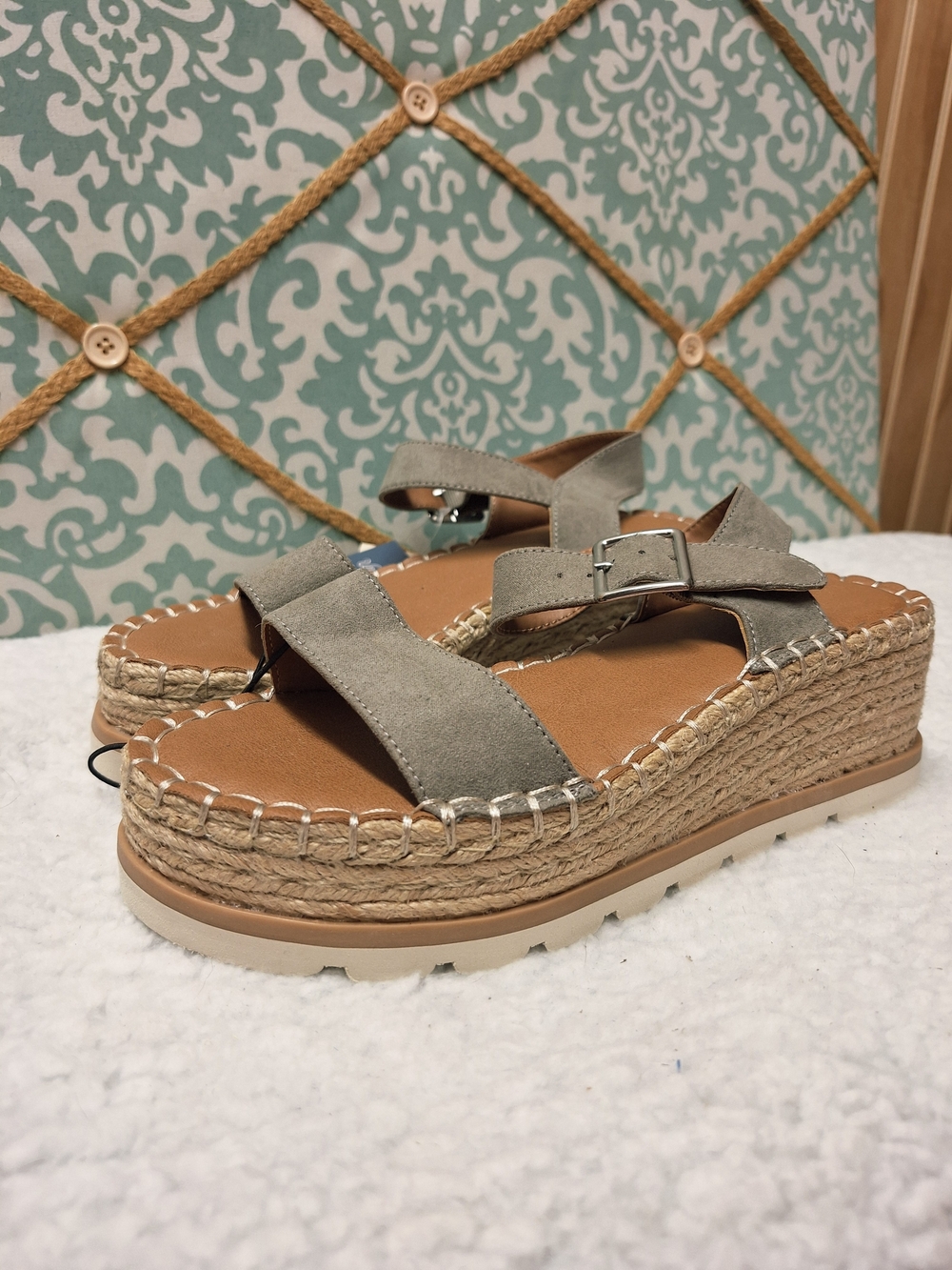 NWT Women's Taupe Espadrille Platform Sandals Sz 7.5